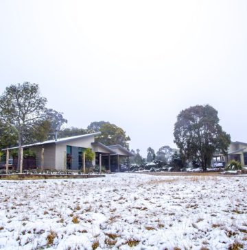 Alure Stanthorpe: snow at the villas